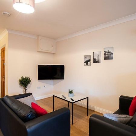 Apartamento Spacious 2Br Flat In Stansted Stansted Mountfitchet Exterior foto